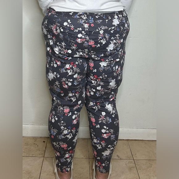 Lane Bryant Garden Floral Print Jeans Size 24 - Picture 4 of 4